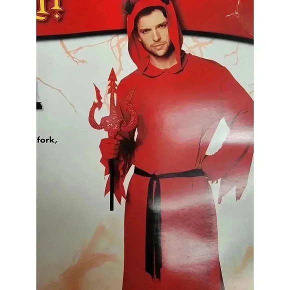Devil Costume - Picture 2 of 4